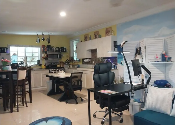 Apartment Near Grace Bay Beach